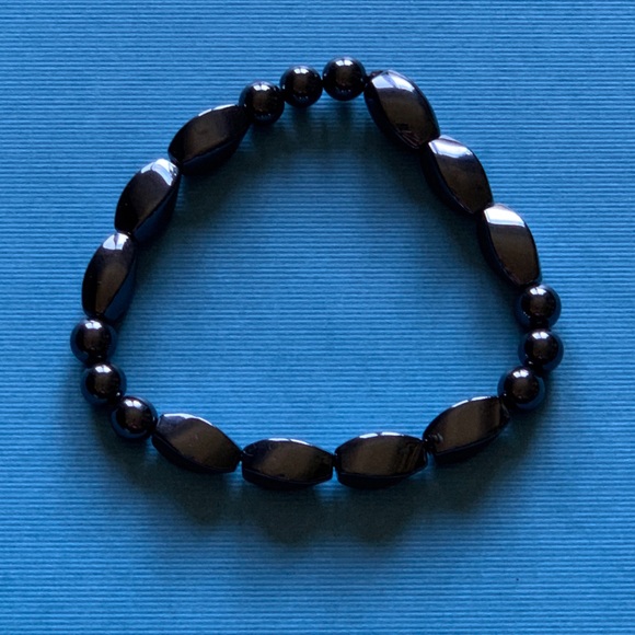 Shiny Hemalyke Bracelet - Picture 2 of 2